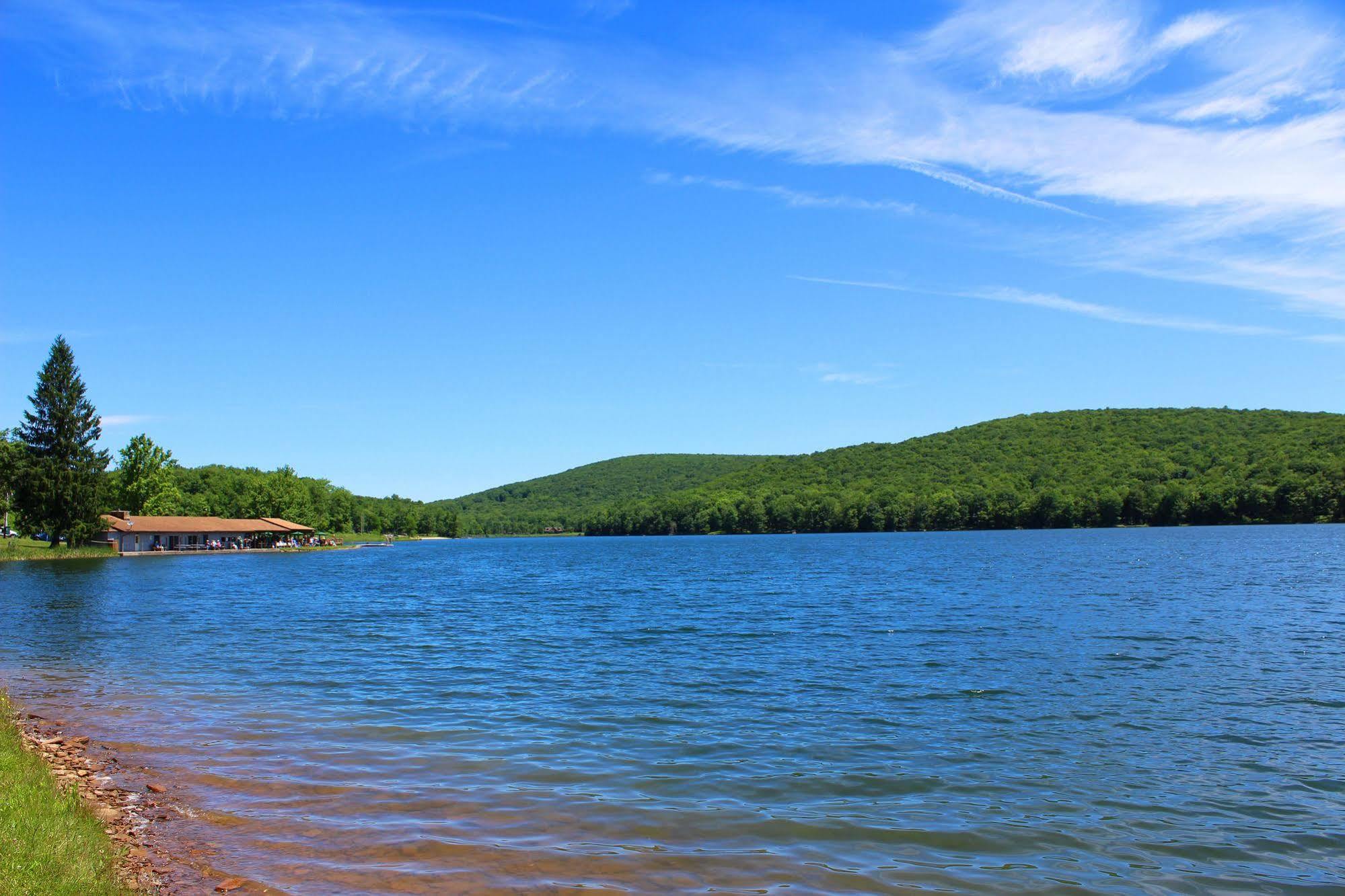 Alpine Lake Resort Terra Alta Luaran gambar